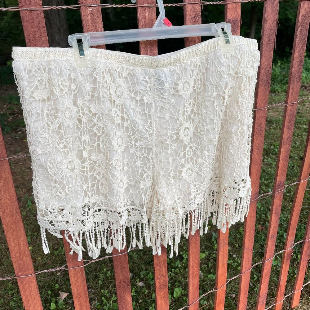 Rue  21 lace shorts